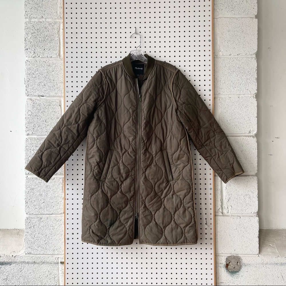 madewell army green quilted long jacket (stained)